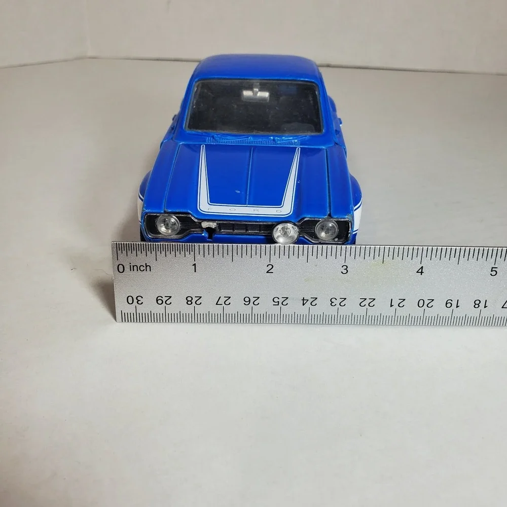 Jada Toys 1:24 Scale 1974‎ Ford Escort  Die-Cast Model Car Blue. Missing Parts